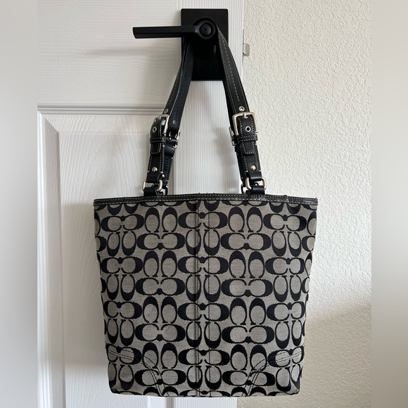 Coach Signature Black Jacquard Bundle - Picture 2 of 16
